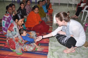Colleen meeting with mothers at Jan Seva School 